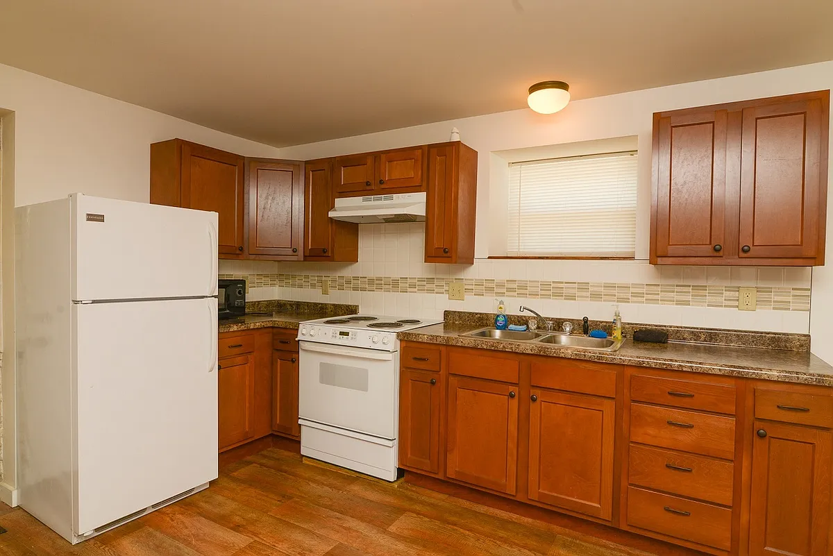 Building Photo - 203 Ash St #1