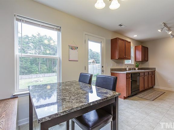 5th image of 685 Thistle Dr