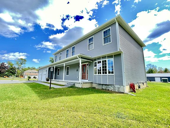 2nd image of 1473 Cumberland Head Rd
