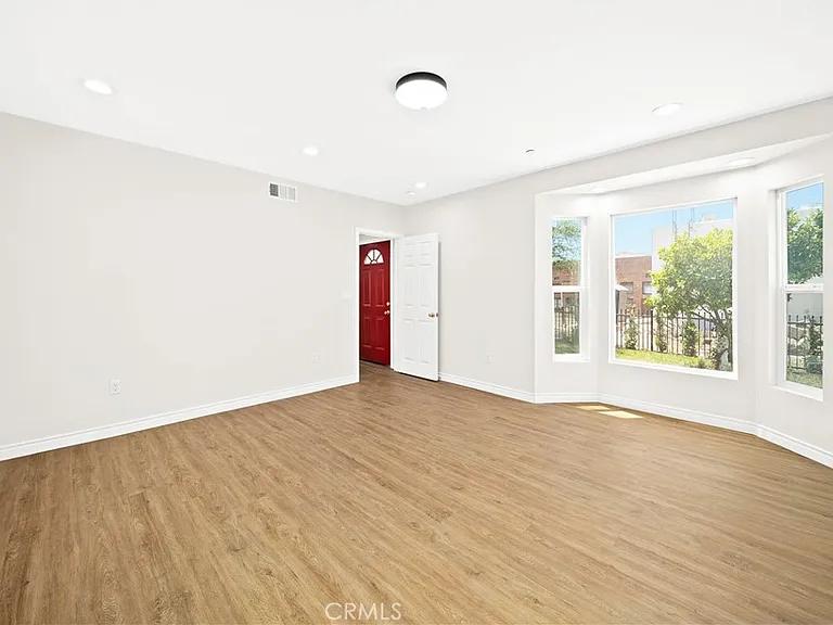 1372 Carmona Ave — Photo 23