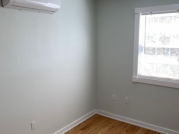 5th image of 3732 Laconia Ave #2