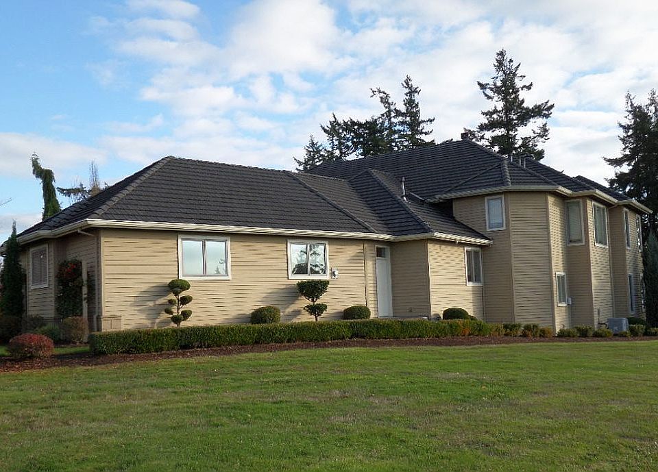 2nd image of 5 Center Ct