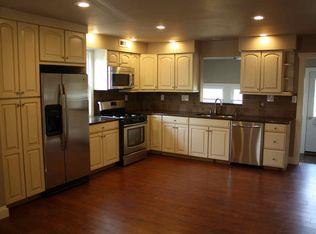 61 W Clymer Ave, Sellersville, PA 18960