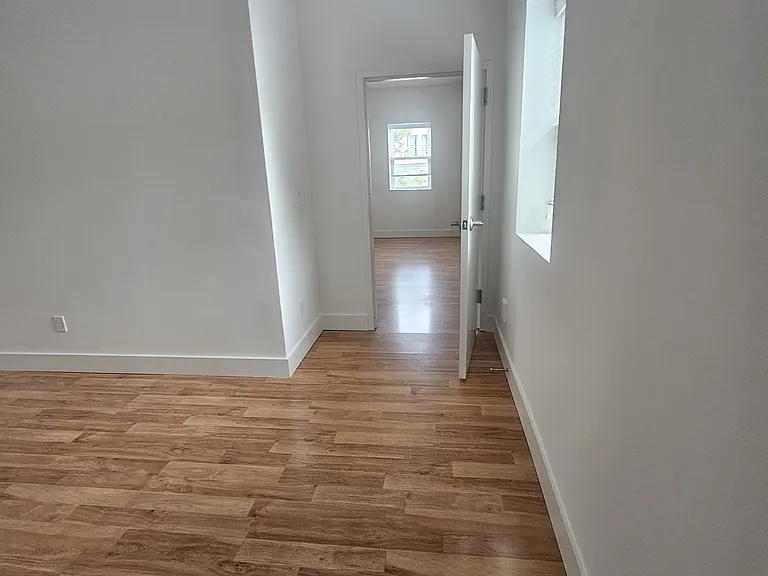 1590 Adams St #202 — Photo 27