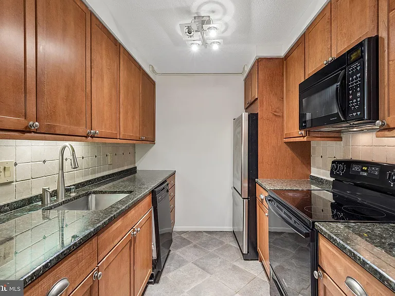 1420 Locust St #23E — Photo 7