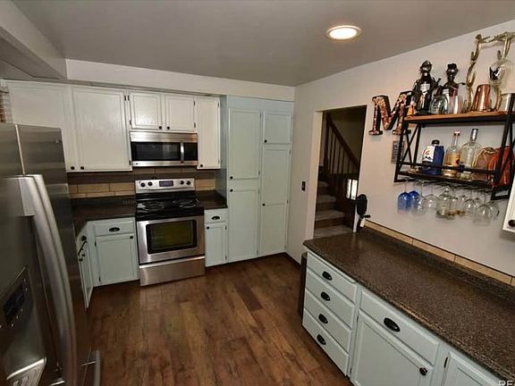 5th image of 2201 Greenwich Cir W