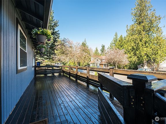 2nd image of 22607 NE 14th Drive