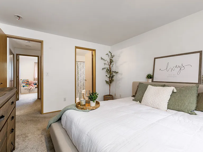 1257 Russell Dr — Photo 16