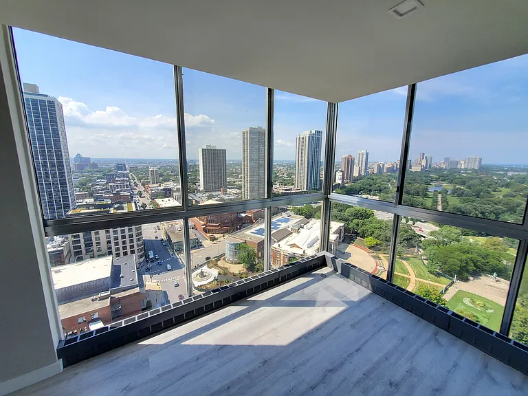 1555 N Dearborn Pkwy #27E — Photo 19