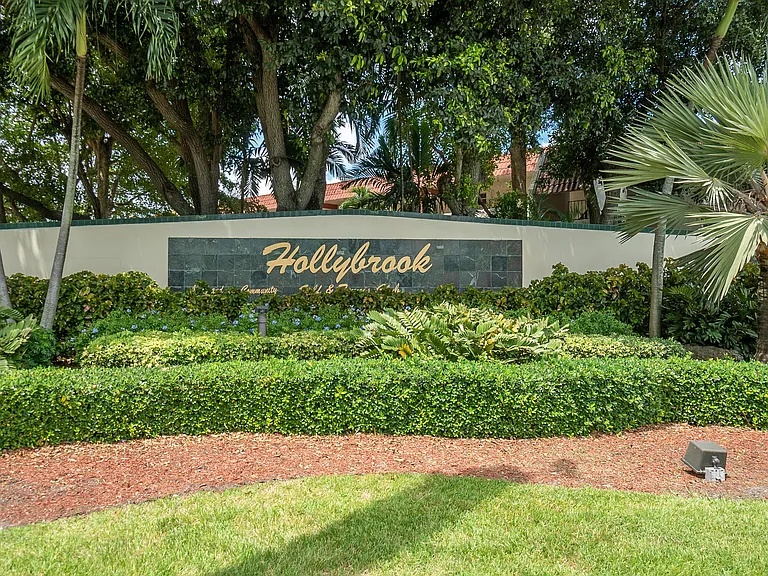 8940 S Hollybrook Blvd #208 — Photo 50