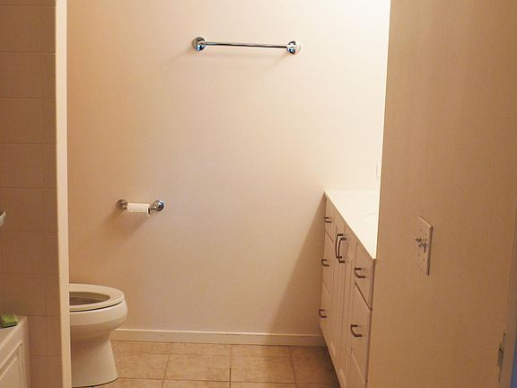 5th image of 9725 Woods Dr Unit 1209