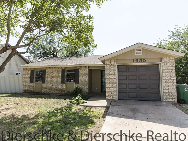 1655 Linda Lee Dr — Photo 2