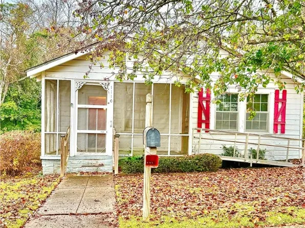 1110 N 3rd St, Lanett, AL 36863