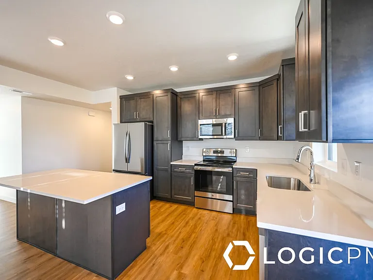 754 W Blue Magic Ln #201 — Photo 27