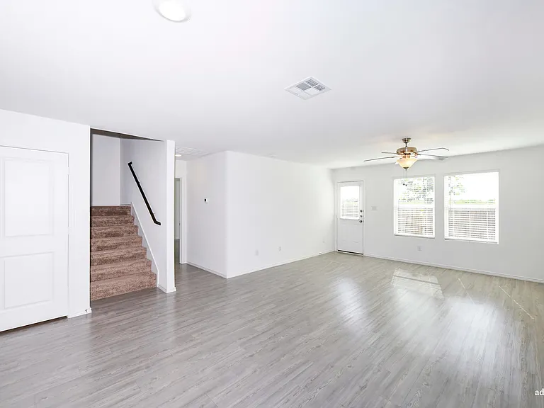 1059 Finesse Ln — Photo 13