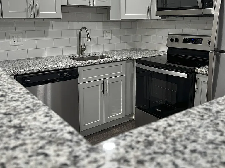Tysons Glen Apartments and Townhomes — Photo 24