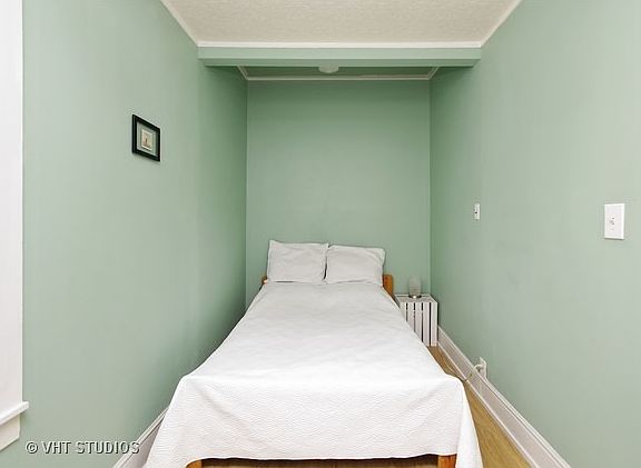 4th image of 3311 N Sacramento Ave