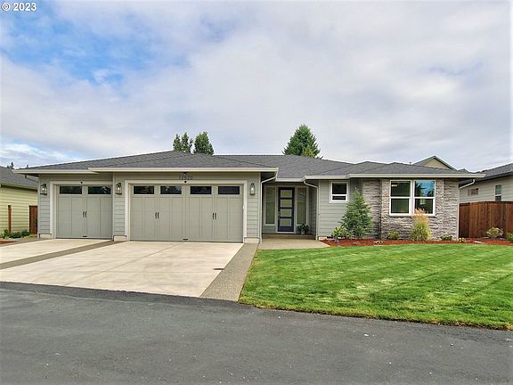 2nd image of 12520 NE 49th Ct