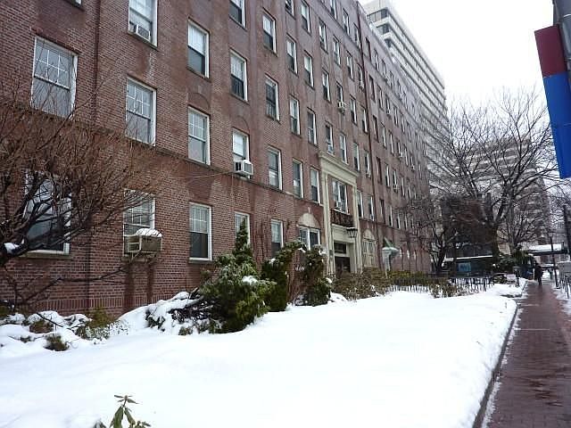 1st image of 1 S Broadway APT 1I