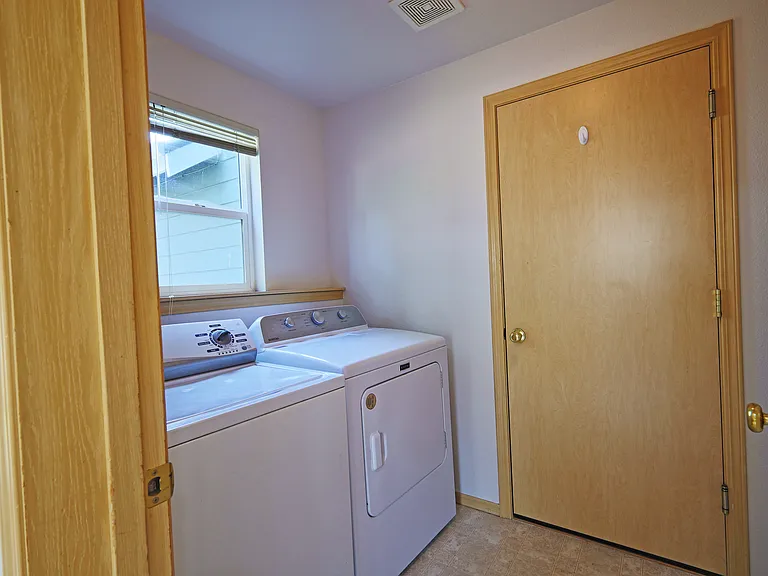 4006 NE 18th St — Photo 36