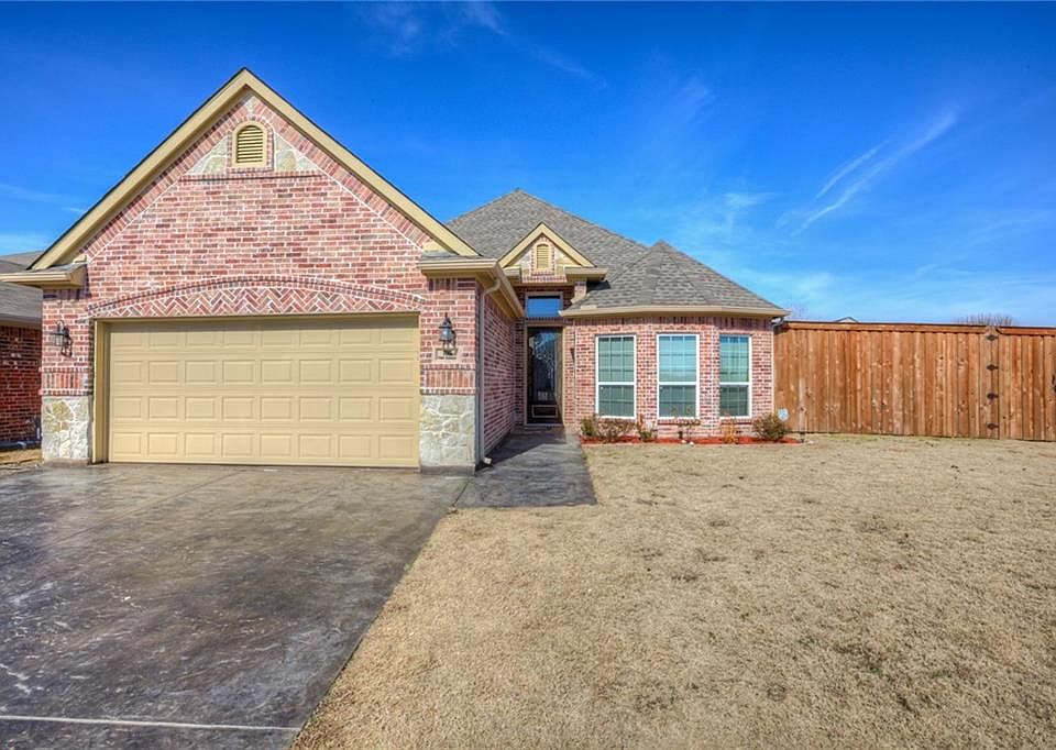 1st image of 106 Comanchee Dr