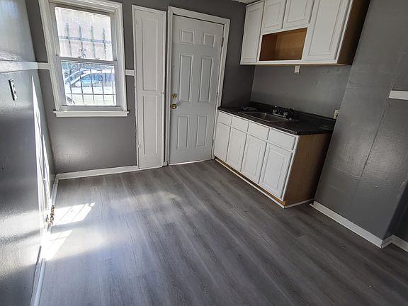 5th image of 353 Millicent Ave