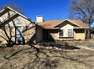 511 Hilton Dr, Euless, TX 76040