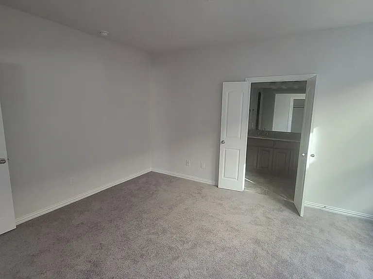 6713 Farsight Dr — Photo 10