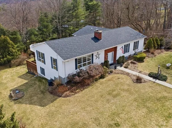 4 Stonehedge Drive, Bennington, VT 05201