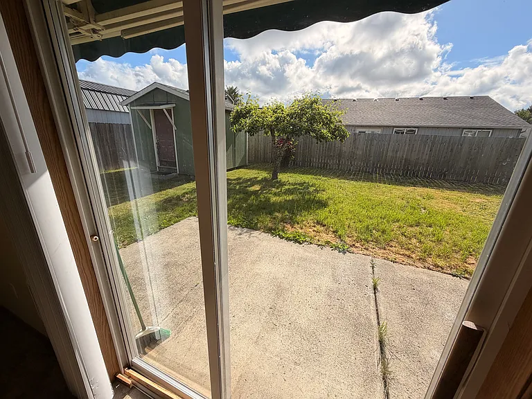 1601 NW 6th Ave — Photo 24