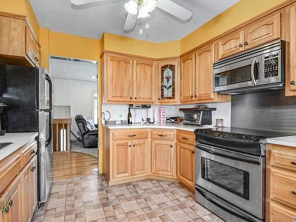 3rd image of 138 Atlantic Pl
