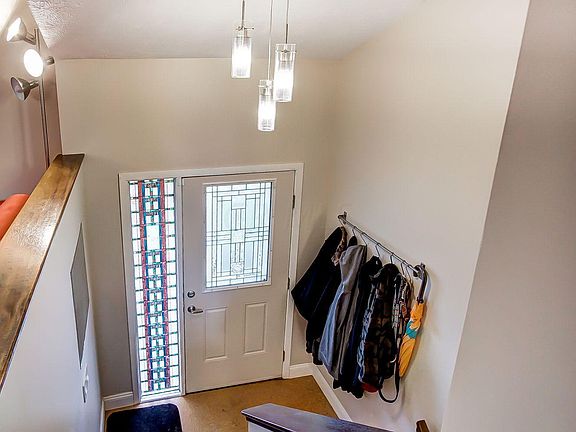 2nd image of 3275 Atlin Ave