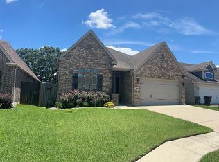 7849 Oakridge Dr, Nederland, TX 77627
