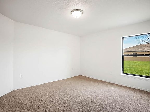 3rd image of 742 Chatham Walk Dr
