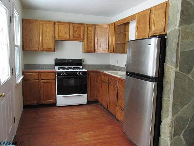 1st image of 23 Roberts Ln