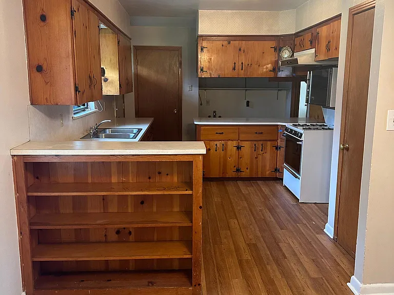 708 E Airline Rd — Photo 10