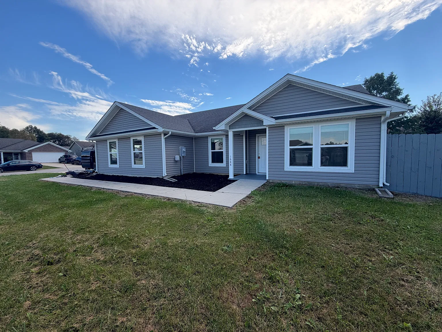 4 bed, 1588 sqft, $1,799 — Photo 2