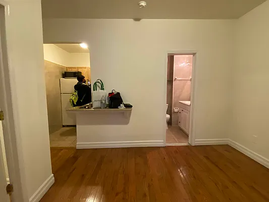 Rented by Urban Real Estate Property Group Inc | media 10