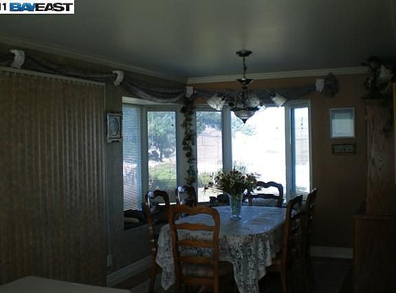 3rd image of 25768 Fairview Ave