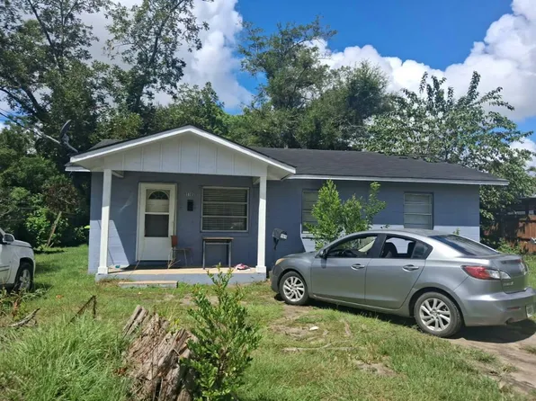 1105 Coffee Ave S, Douglas, GA 31533
