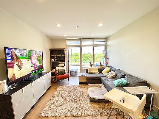 4th image of 544 Manhattan Ave APT 6B