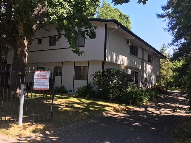 1059 Rio Ln #A — Photo 3