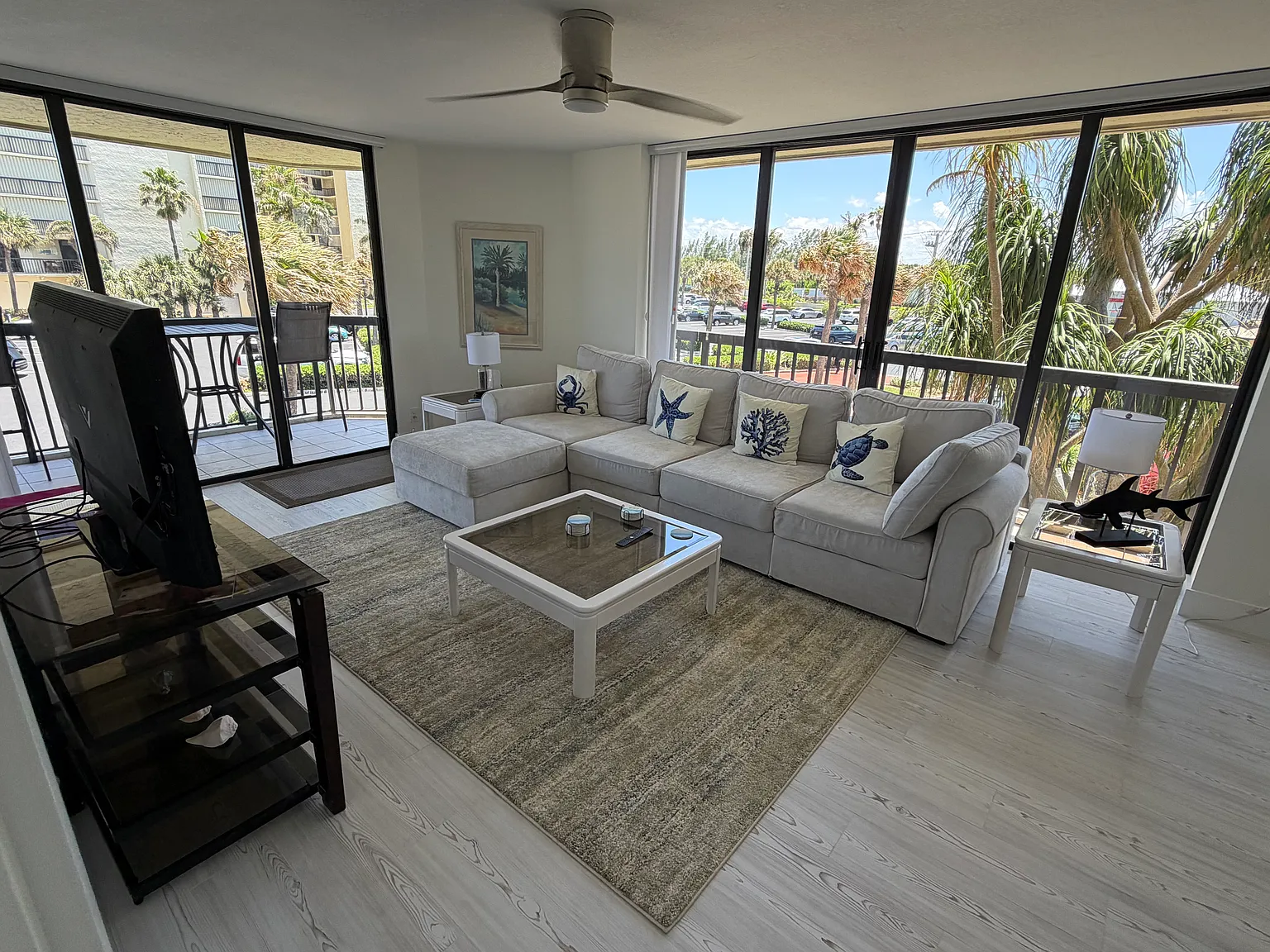 2 bed, 1550 sqft, $5,300 — Photo 2