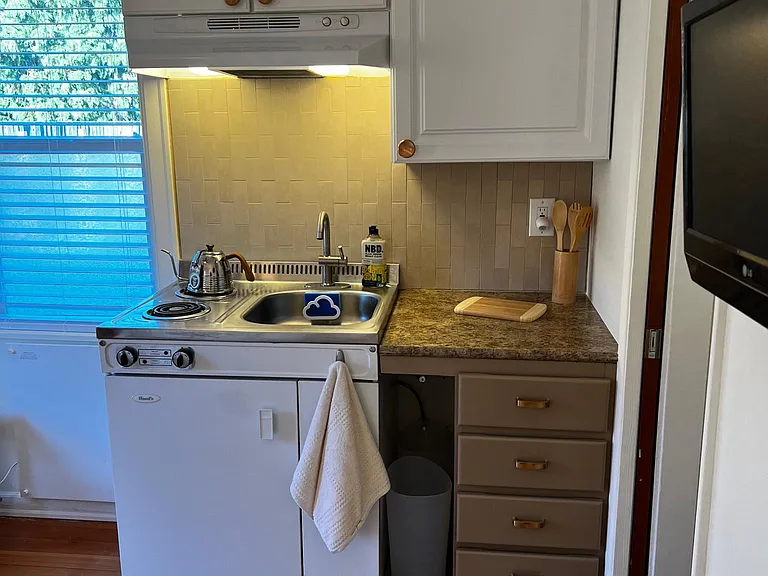 2345 SE Thompson St — Photo 4