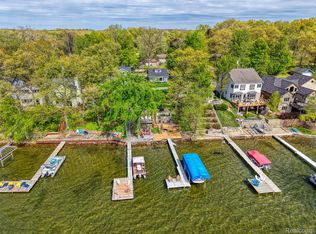 7490 Noahs Lndg, Gregory, MI 48137