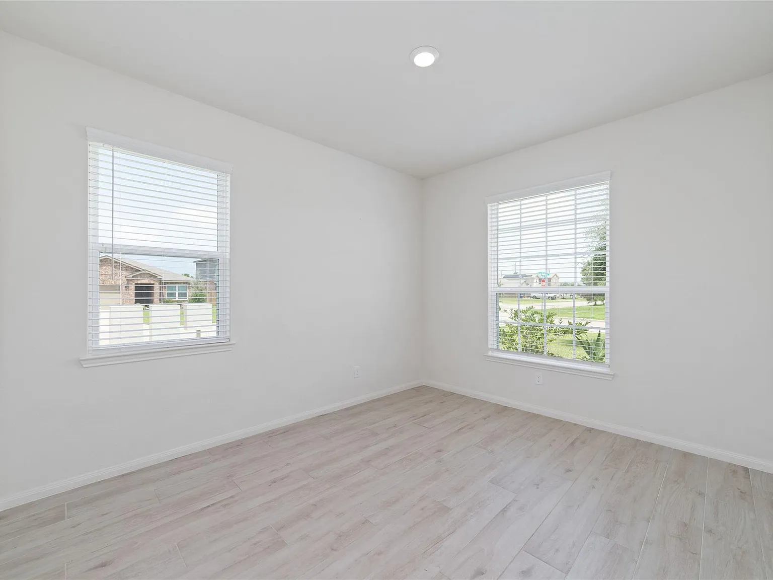 3 bed, 2.0 bath, 1621 sqft, $2,150 — Photo 4