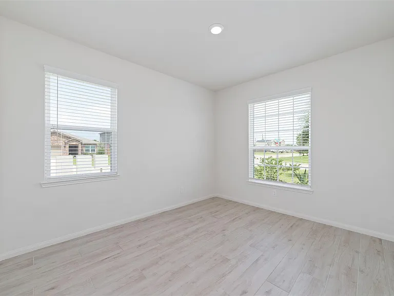 3000 Iron Woods Dr — Photo 4