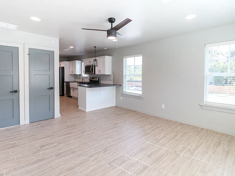 3919 N Pennsylvania Ave #14B — Photo 3