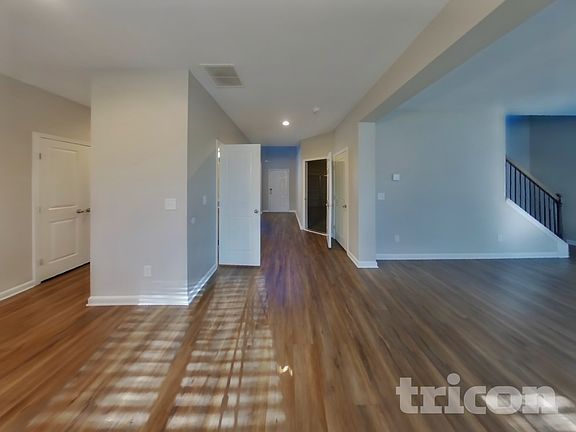 5th image of 158 Parkway Dr