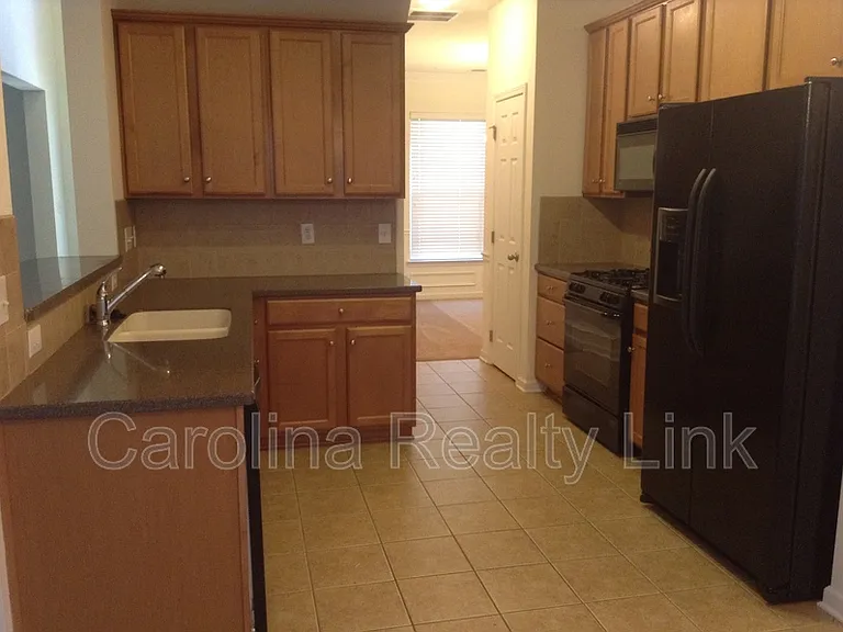 7228 Handon Ln — Photo 9